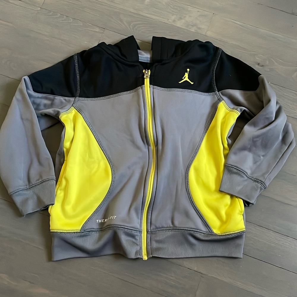 Great condition, colors are gray/neon green/black